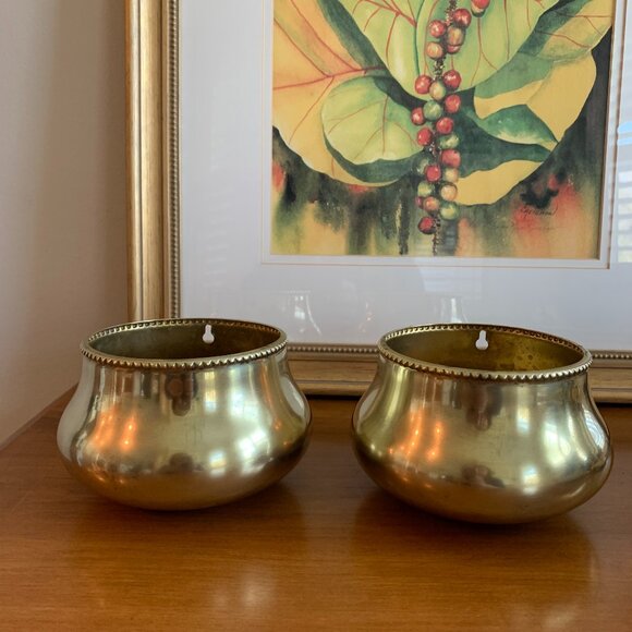 Beautiful Vintage Brass Bowl Wall Pocket Planters Set of 2 with some patina - Picture 1 of 5